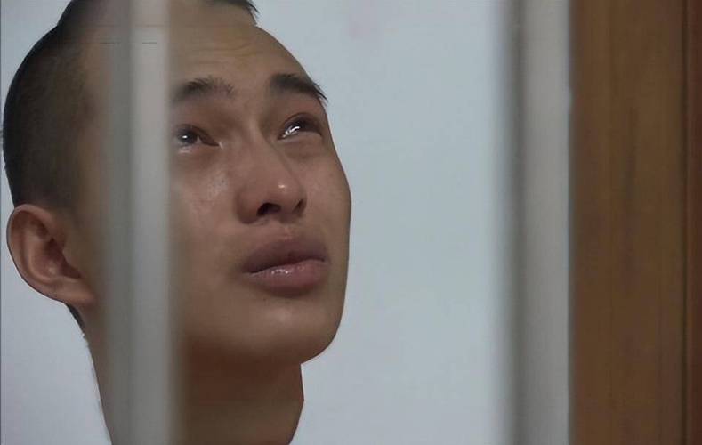 港彩二四六天天好资料和银行遭劫匪抢30余万与银行遭劫匪抢30余万元